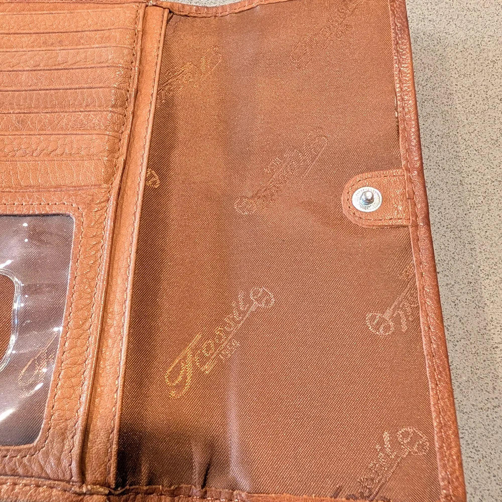 Fossil Leather Wallet in Tan Brown